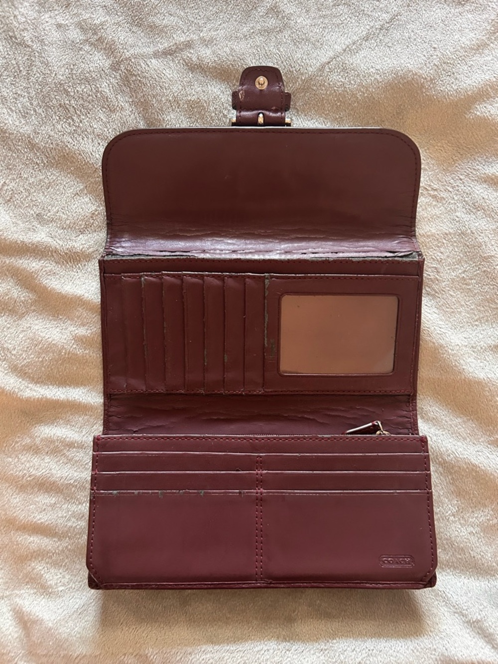 Vintage Coach Burgundy Signature Buckle Wallet - Picture 4 of 7